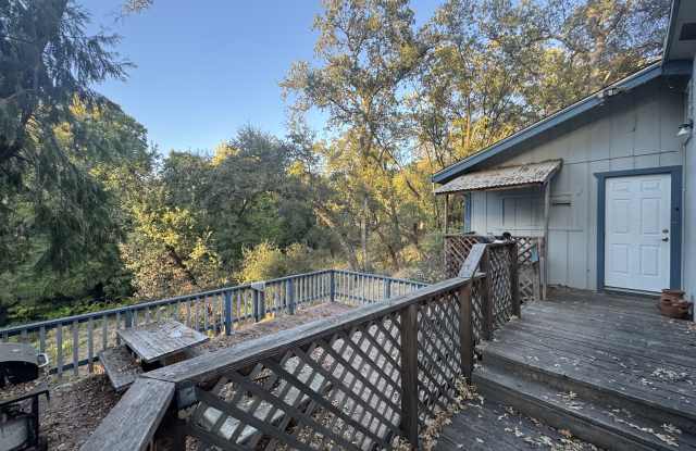 14690 Tuolumne Rd Gallery 1