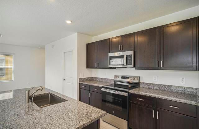 2871 SILVER SCALLOP Loop Gallery 4