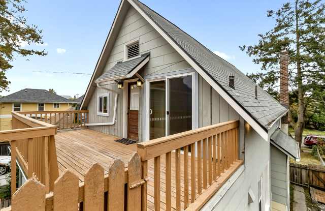 2118 Hoyt Avenue - 2 Gallery 4