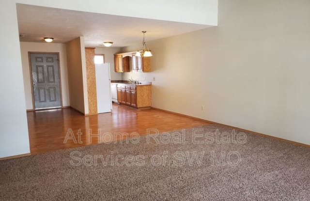 1095 N Northwood photos photos