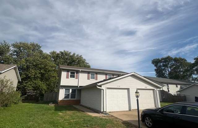 Fully Renovated 3-Bedroom, 1.5 Bath — Garage, Basement & Deck — Bartonville 61607 Gallery 1