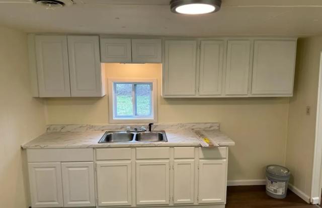 Just Listed: Renovated 3-Bedroom Gem with Dream Workshop in Columbus, KS! Gallery 3