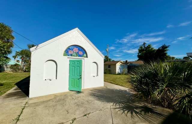 1104 Jacaranda Avenue Gallery 1