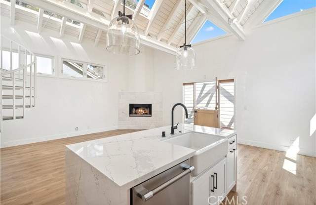 439 Carnation Avenue Gallery 3