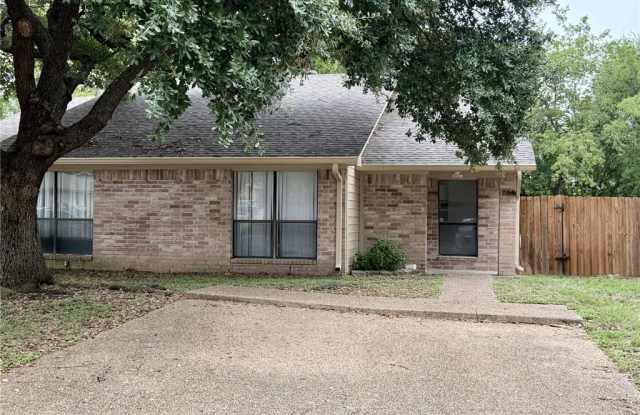 704 Cross Timbers Drive Gallery 1