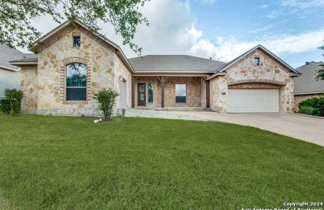 110 evans oak - 110 Evans Oak Lane, San Antonio, TX 78260
