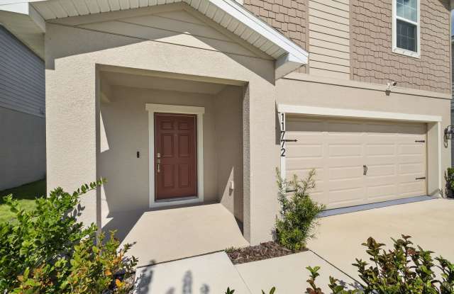 Spacious 4bed - With Amenities! Gallery 3