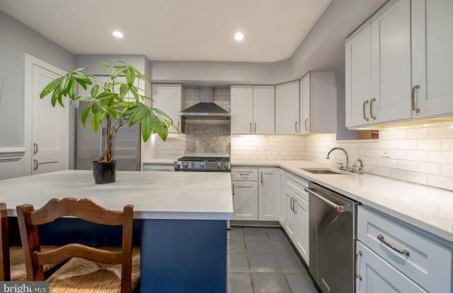 908 S FRONT Street photos photos