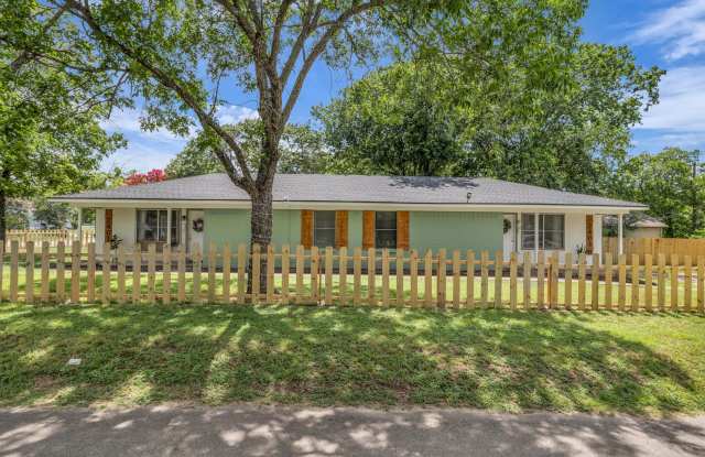 2401 Herring Avenue - B photos photos