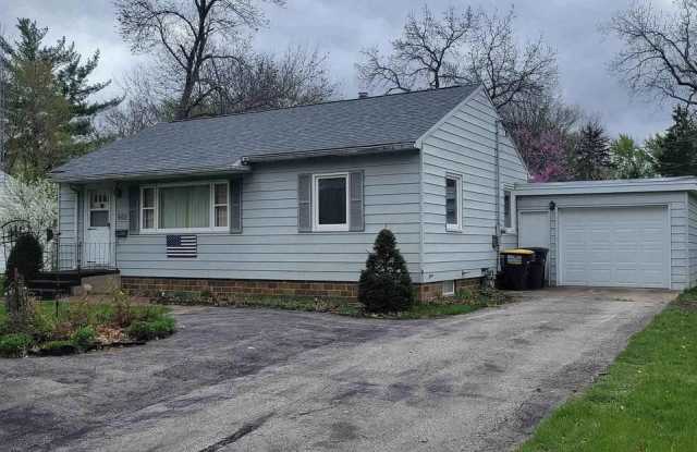 902 Southwest 1st Street - 902 Southwest 1st Street, Eagle Grove, IA 50533