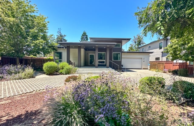 1135 Pine Ave photos photos