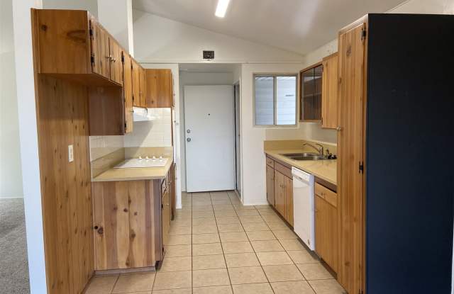 9563 Larrabee Avenue Gallery 3