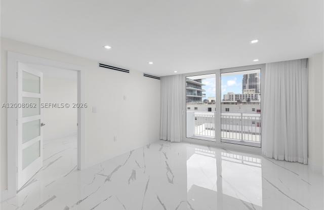 345 Ocean Dr Gallery 4