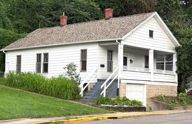 Cute and Cozy 2 bed/1 bath home in Marietta, Ohio photos photos