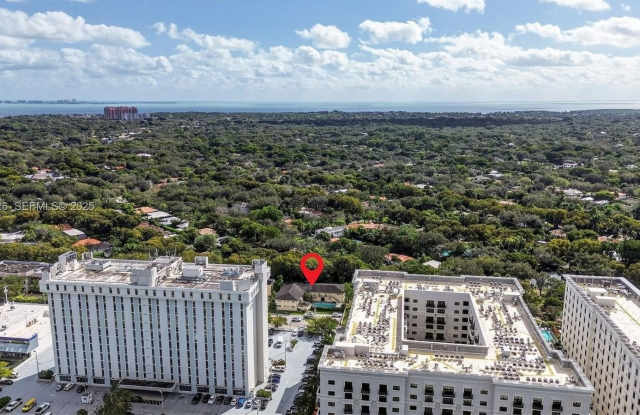 1239 Mariposa Ave photos photos