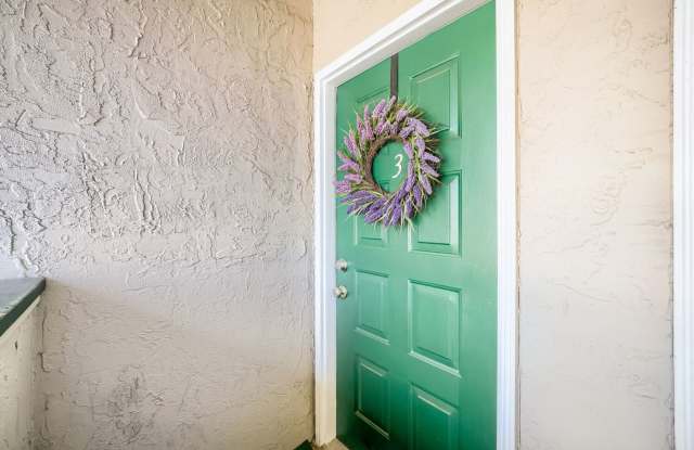 Cozy 2 Bedroom Condo in Auburn Gallery 4