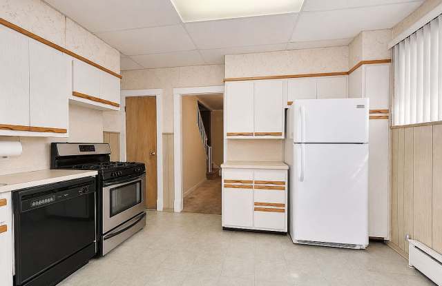 871 50th St photos photos