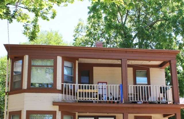 307/309 E Gorham St Gallery 1