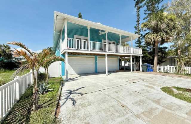 15613 Gulf Boulevard Gallery 4