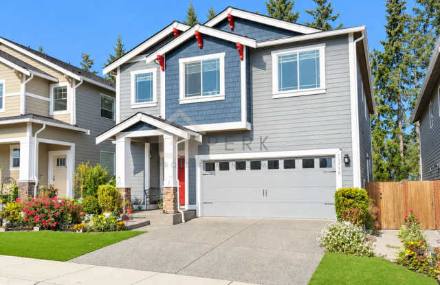 Renton 4-Bedroom Home with Guest Room, EV Charging & Fenced Yard Gallery 3