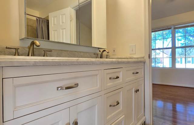 7901 OLD CARRIAGE Trail Gallery 4