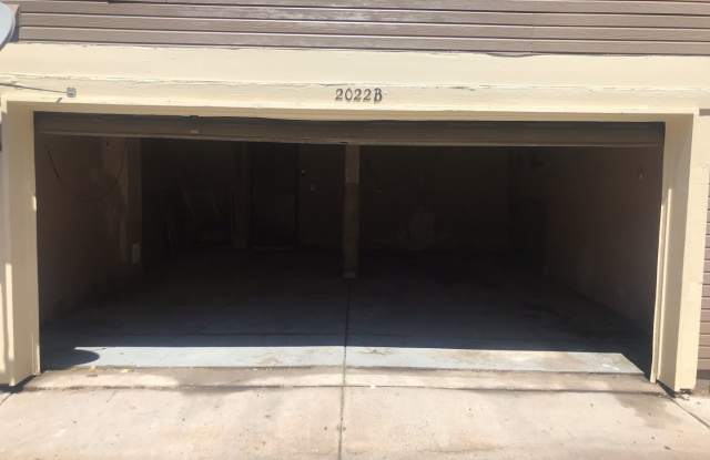 2022 S Helena St Apt. B Gallery 3