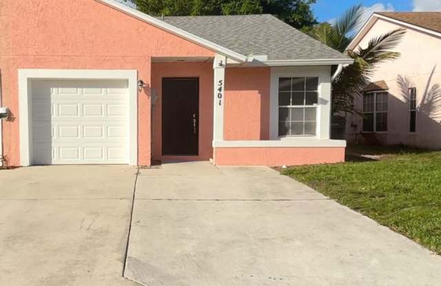 2BD/1BA Villa w/ Updated Kitchen Available Now! **HALF OFF FIRST FULL MONTH RENT** photos photos