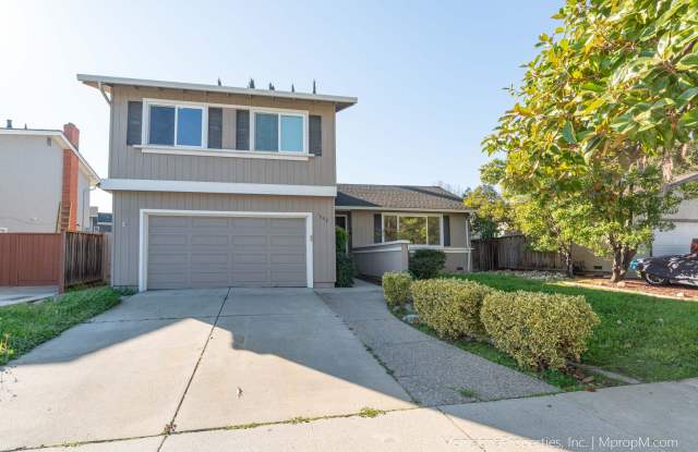 Spacious custom 4 bedroom home with pool and 2 car garage! photos photos