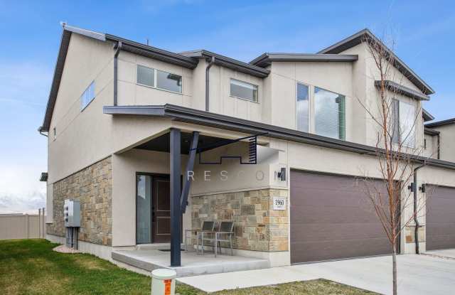West Haven 3 Bedroom 2.5 Bathroom Like New Townhouse! photos photos