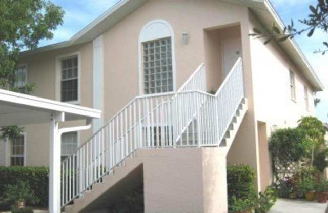 26680 Little John Court unit: 82 photos photos