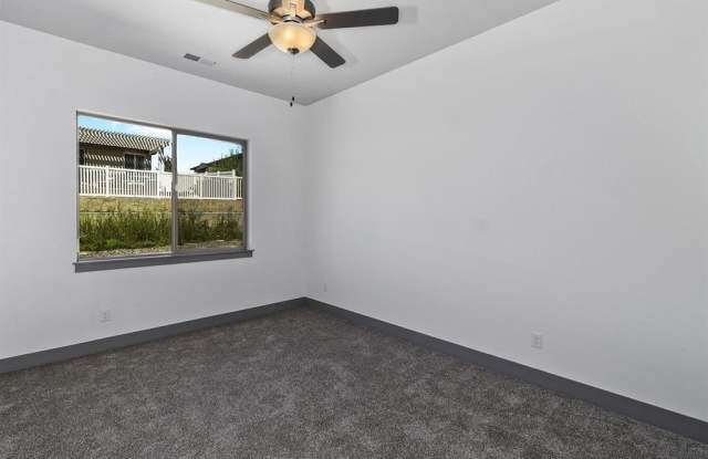 581 W Indian Creek Drive unit: 6 photos photos