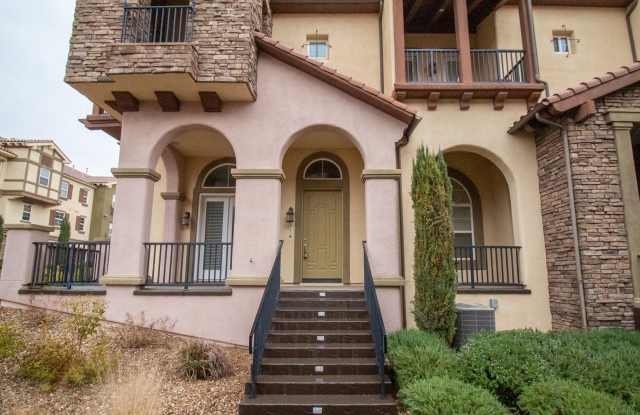 UPGRADED 3BD/2.5BA IN LAKE LAS VEGAS! photos photos