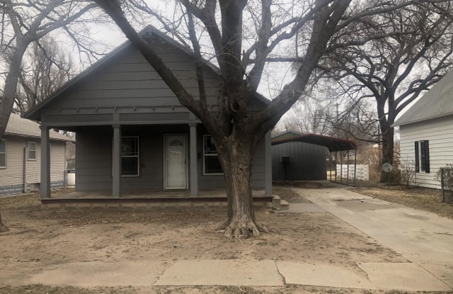 610 W 12th - 610 West 12th Avenue, Hutchinson, KS 67501