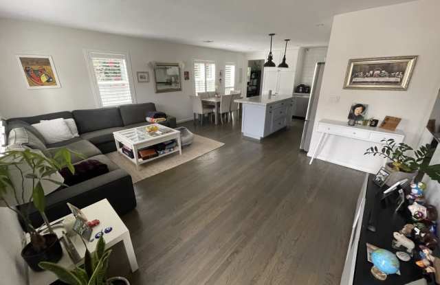 541 Gravilla Place photos photos