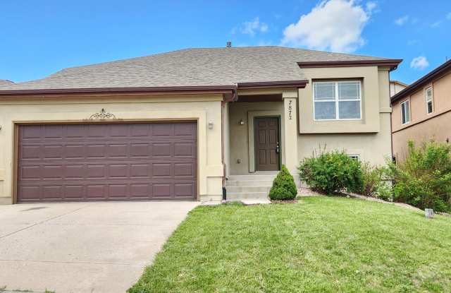 Open Concept 4 Bedroom Home with 9ft Ceilings and Central A/C! photos photos