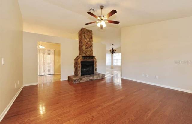 4217 SPRING WAY CIRCLE Gallery 2