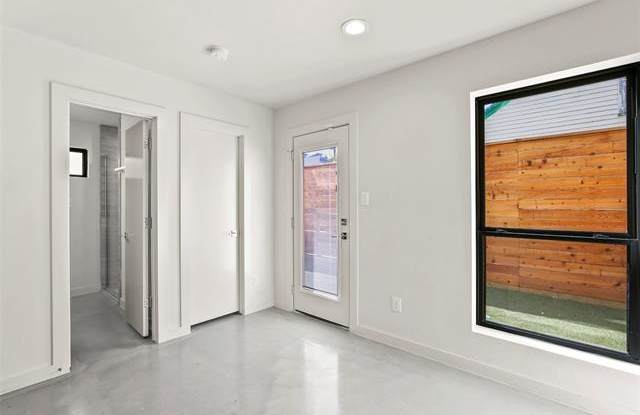 4219 Munger Avenue Gallery 2