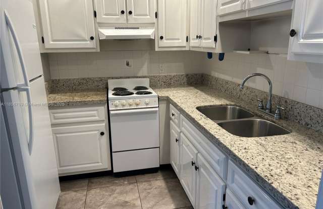 22 SE 3rd Ter photos photos