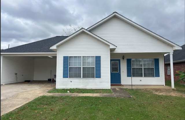 Convenient Starkville Home with 2-Car Garage Gallery 3