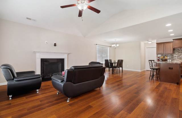 4 bedroom in Carolina Plantations Gallery 4