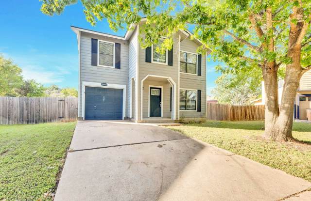 Great 4/2 in South Austin - 10604 Razil Court, Austin, TX 78748