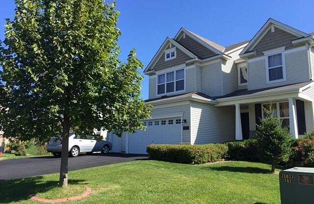 AVAILABLE! 4 Bedrooms on upper level! Community pool! Woodbury 3 baths 3 Car garage! Move In 9/1/2024 - 803 Sutherland Drive, Woodbury, MN 55129