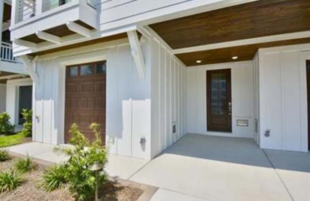 Stunning Wrightsville Beach 3-Bedroom, 3-Bath Condo with Garage and Elevator,  Steps from Johnny Mercer's Pier!! Gallery 4