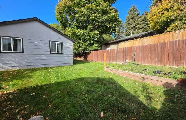 Cozy 2 Bed 2 Bath Home w/ office Gallery 4