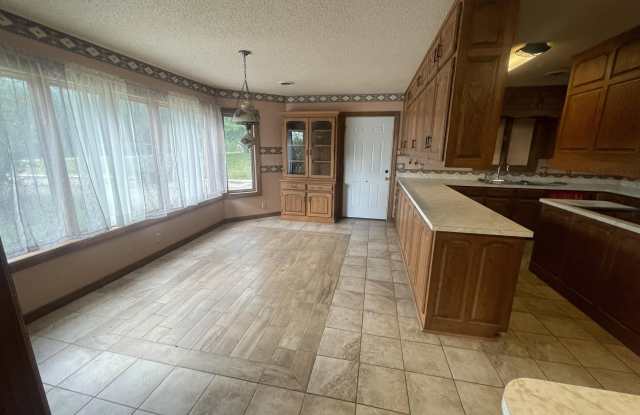 27523 Thorn Road Gallery 3