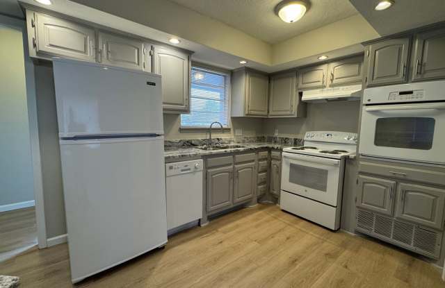 1009 SE Alta - AVAILABLE NOW! - 1009 Southeast Alta Lane, Lawton, OK 73501