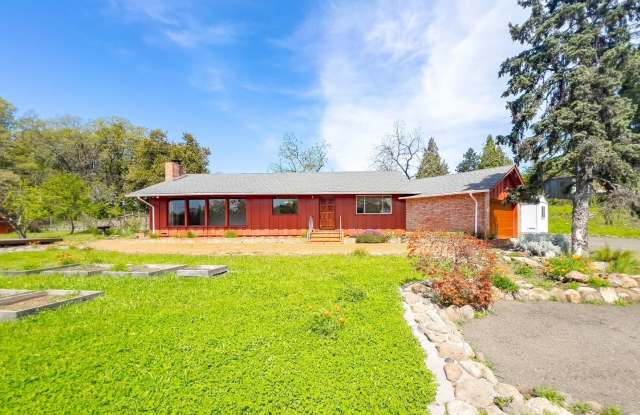 Charming 2 Bed / 2 Bath Home on 1.05 Acres in Beautiful Angwin photos photos