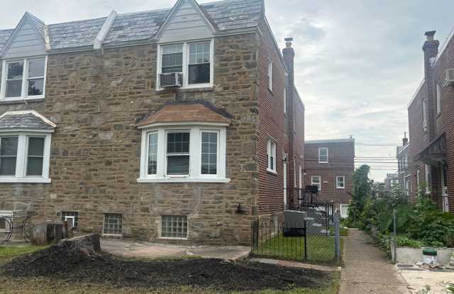 Beautiful Renovated 3BR Twin in Castor Gardens Neighborhood Gallery 1