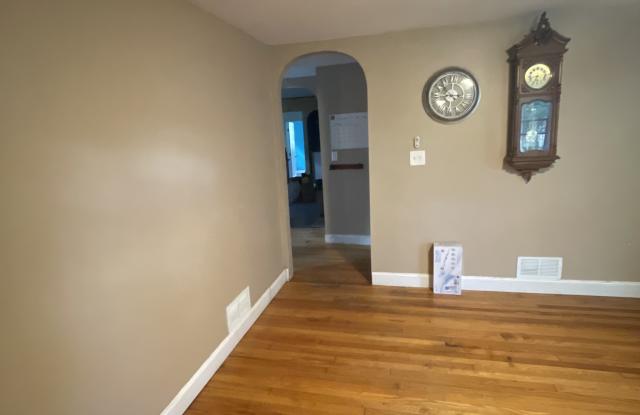 203 Hinsdale Road Gallery 3
