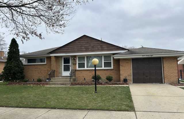 1228 Iroquois Drive - 1228 Iroquois Drive, Elgin, IL 60120